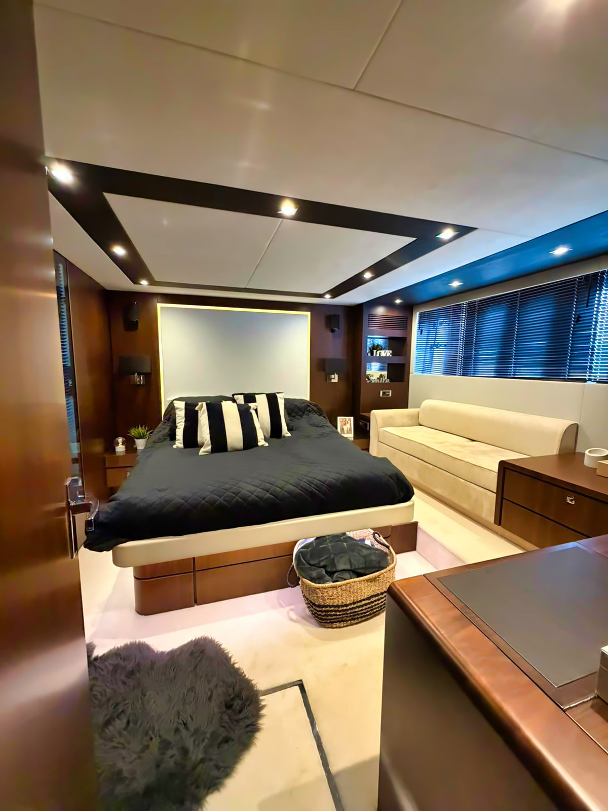 Fairline Squadron 65 Fly Flybridge Yacht Motoryacht Boot Motorboot Schiff