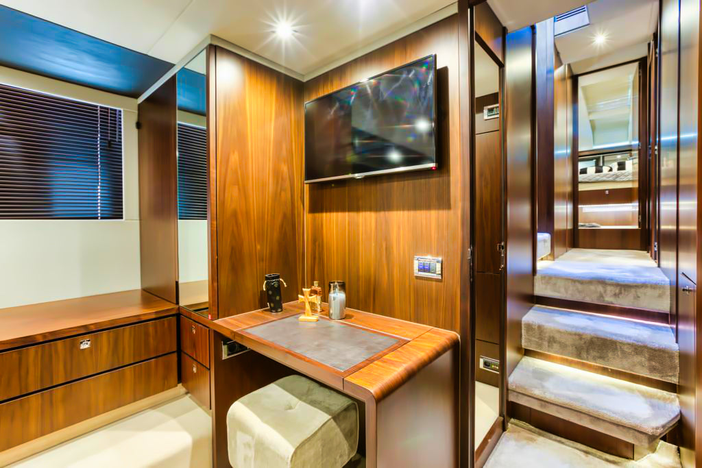 Fairline Squadron 65 Fly Flybridge Yacht Motoryacht Boot Motorboot Schiff