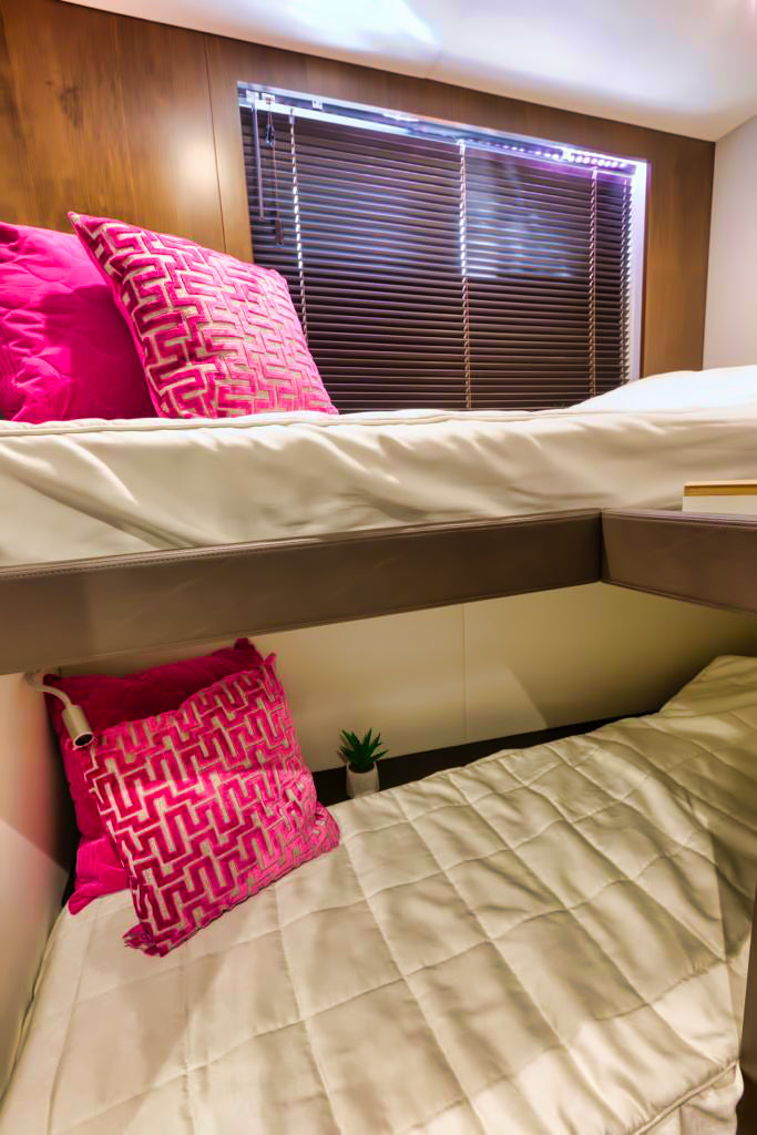 Fairline Squadron 65 Fly Flybridge Yacht Motoryacht Boot Motorboot Schiff