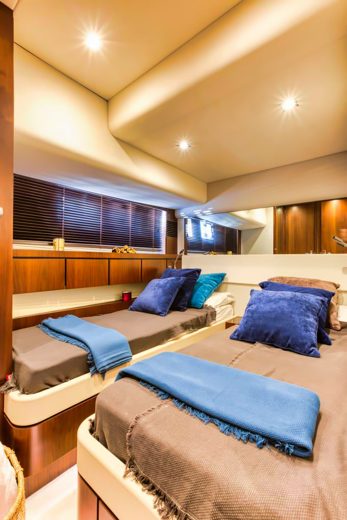 Fairline Squadron 65 Fly Flybridge Yacht Motoryacht Boot Motorboot Schiff