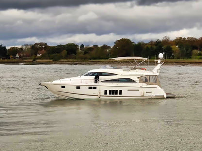 Fairline Squadron 65 Fly Flybridge Yacht Motoryacht Boot Motorboot Schiff
