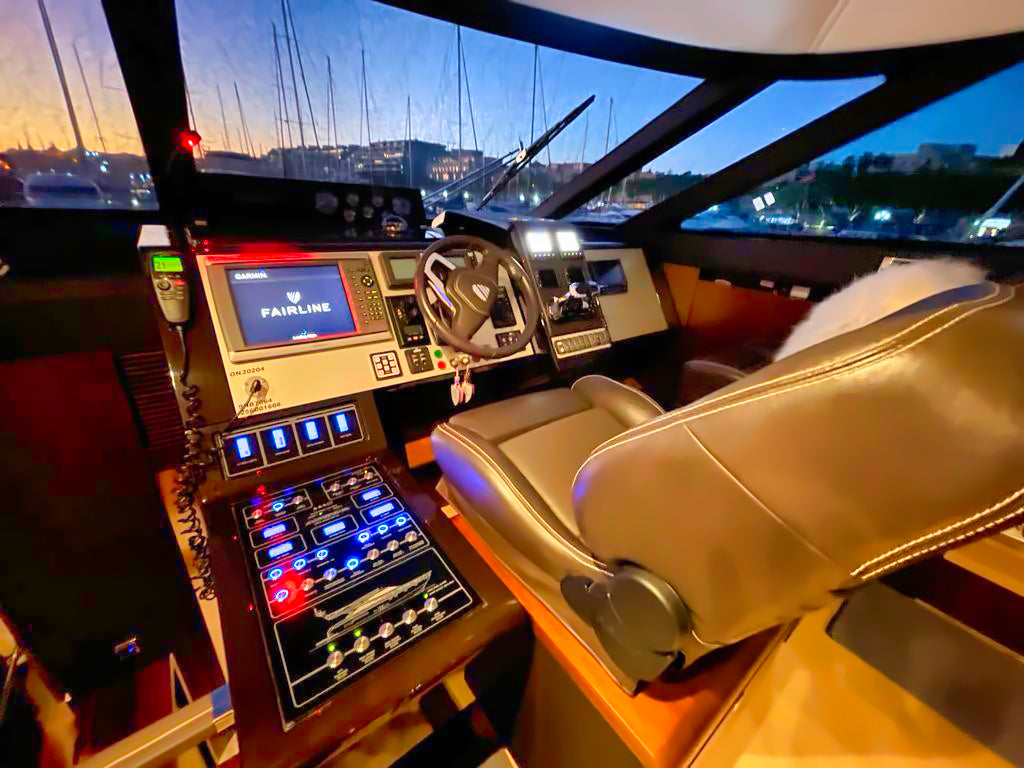 Fairline Squadron 65 Fly Flybridge Yacht Motoryacht Boot Motorboot Schiff