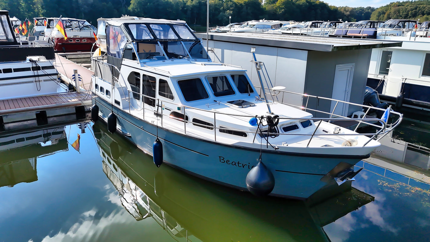 Skiron 35 Motoryacht Stahlyacht Boot Motorboot Yacht Schiff