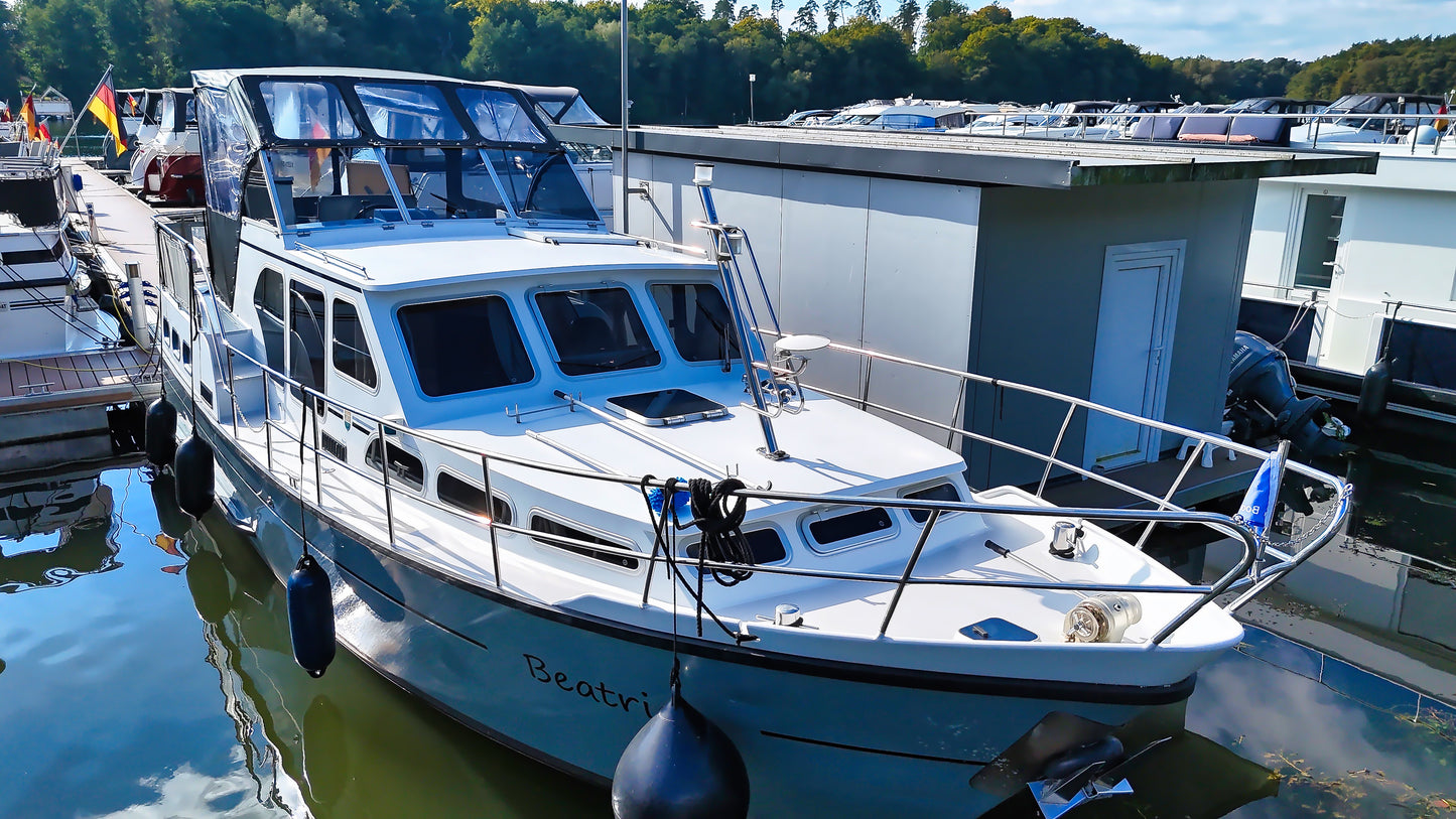 Skiron 35 Motoryacht Stahlyacht Boot Motorboot Yacht Schiff