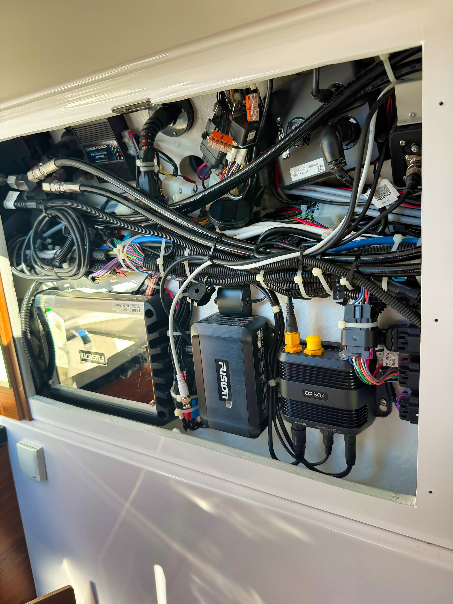 Axopar 28 Cabin CC Motoryacht Yacht Boot Schiff