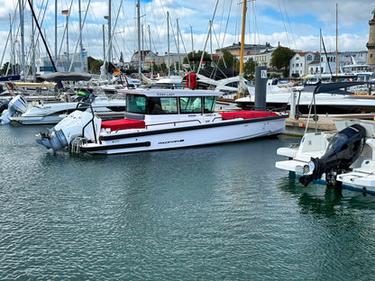 Axopar 28 Cabin CC Motoryacht Yacht Boot Schiff