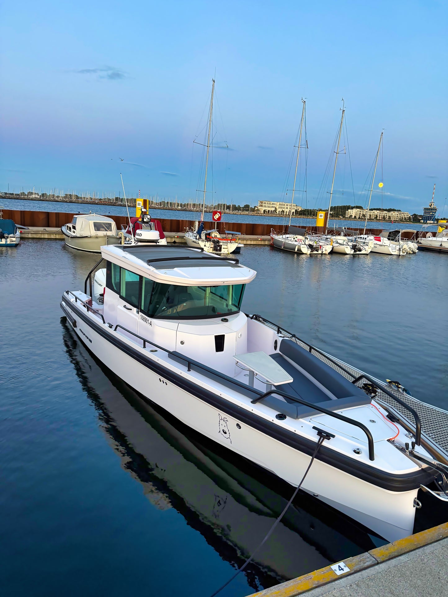 Axopar 28 Cabin CC Motoryacht Yacht Boot Schiff