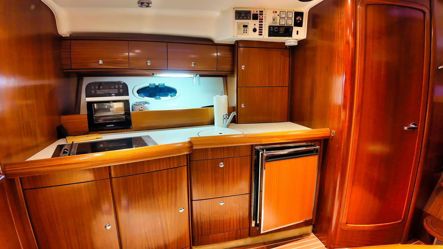 Bavaria 37 HT Hardtop Motoryacht Yacht Boot Schiff