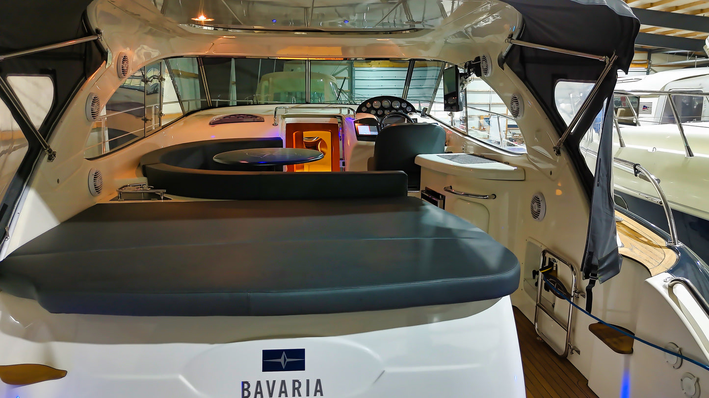 Bavaria 37 HT Hardtop Motoryacht Yacht Boot Schiff